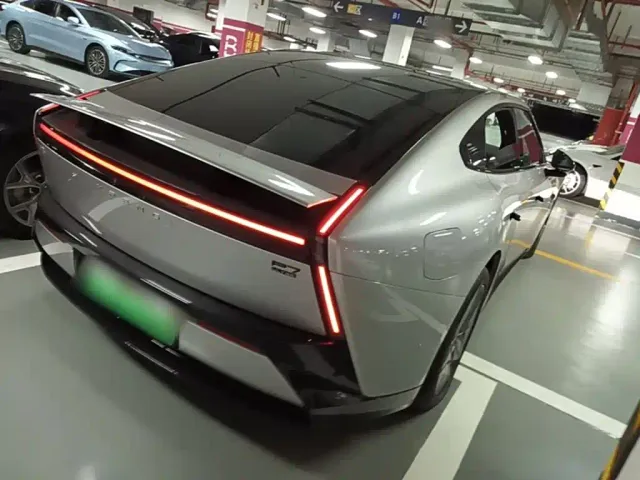 Xpeng P7 — Фото автомобиля 6