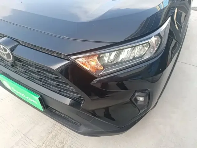 Toyota RAV4 — Фото автомобиля 23