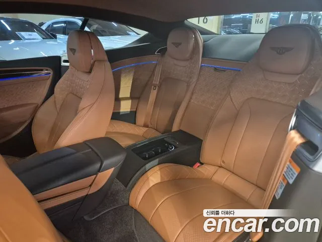 Bentley Continental — Фото автомобиля 14