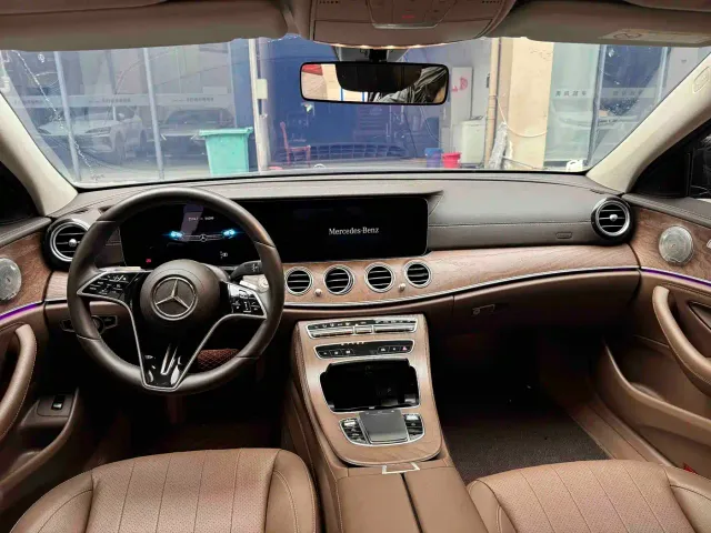 Mercedes-Benz E-Class — Фото автомобиля 7