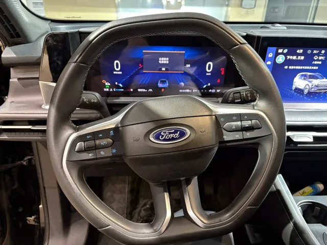 Ford Edge — Фото автомобиля 12