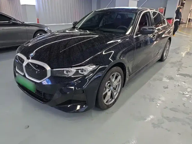 Фотография автомобиля — BMW i3