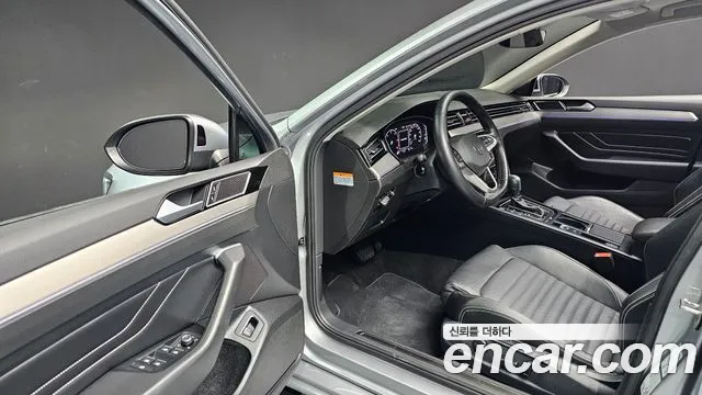 Volkswagen Passat — Фото автомобиля 12