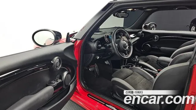 Mini Cooper — Фото автомобиля 9