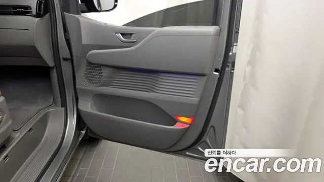 Hyundai Staria Staria 4WD Lounge 9 мест — Фото автомобиля 25
