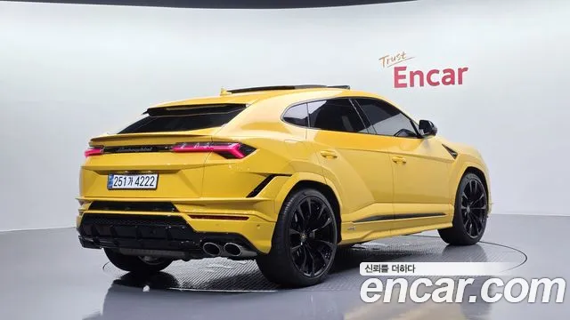 Lamborghini Urus — Фото автомобиля 2