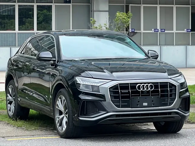 Audi Q8 — Фото автомобиля 3