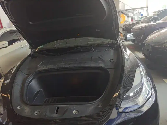 Tesla Model Y — Фото автомобиля 15