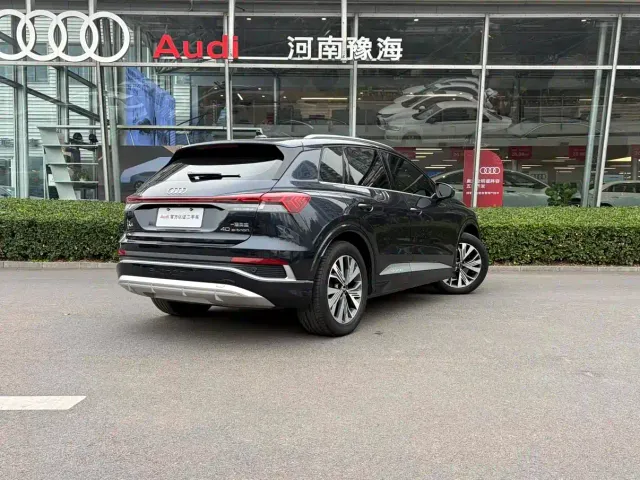 Audi Q4 e-tron — Фото автомобиля 5