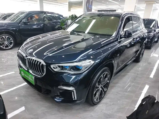 Фотография автомобиля — BMW X5