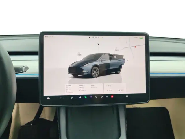 Tesla Model Y — Фото автомобиля 13