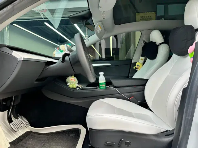 Tesla Model Y — Фото автомобиля 7