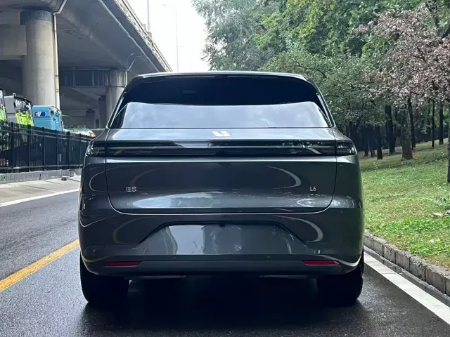 Li Auto L6 — Фото автомобиля 5