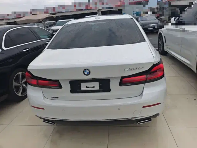 BMW 5 Series — Фото автомобиля 5