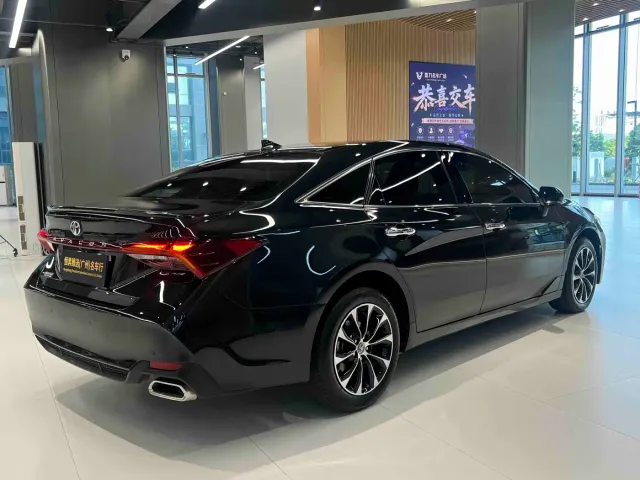 Toyota Avalon — Фото автомобиля 3