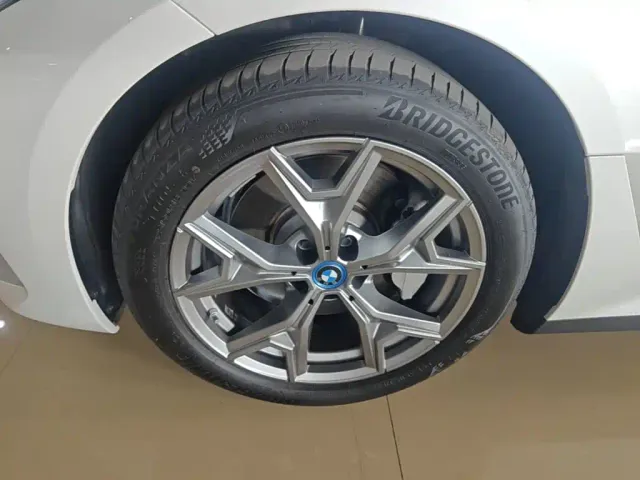 BMW i3 — Фото автомобиля 21