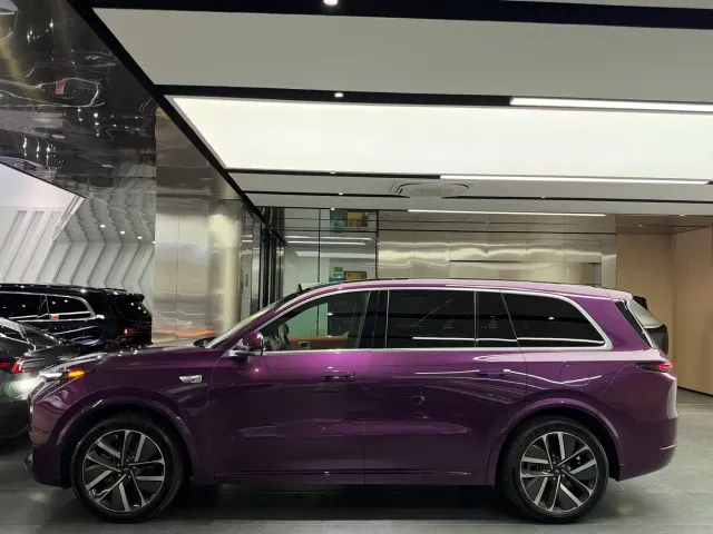Li Auto L9 — Фото автомобиля 13