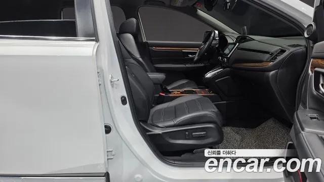 Honda CR-V CR-V 5-е поколение 2.0 гибрид Touring 4WD — Фото автомобиля 11