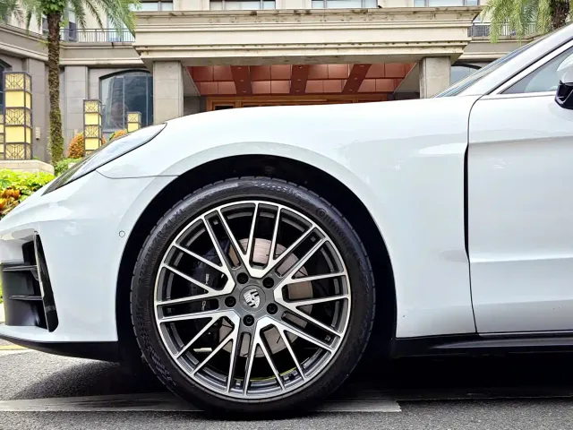 Porsche Panamera — Фото автомобиля 6