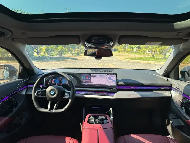 BMW 5 Series — Фото автомобиля 16