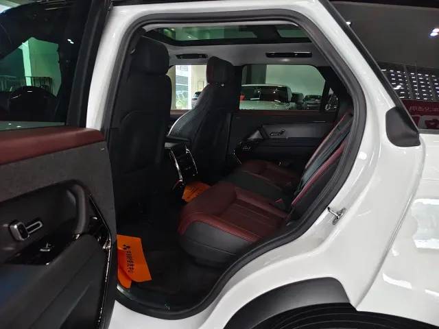 Land Rover Range Rover Sport — Фото автомобиля 10