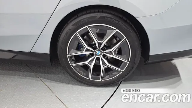 BMW 5 Series G60 — Фото автомобиля 6