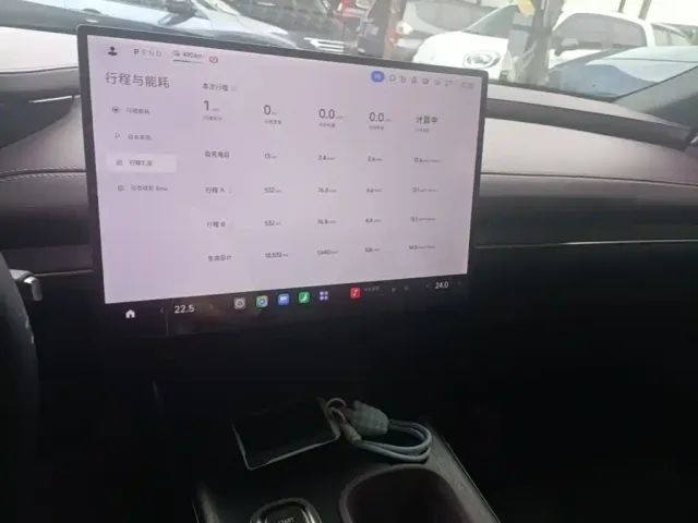 Xiaomi SU7 — Фото автомобиля 12