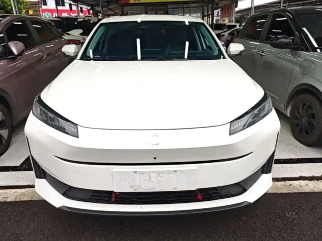 Changan Qiyuan A05 — Фото автомобиля 2