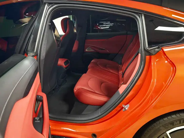 Xiaomi SU7 — Фото автомобиля 10