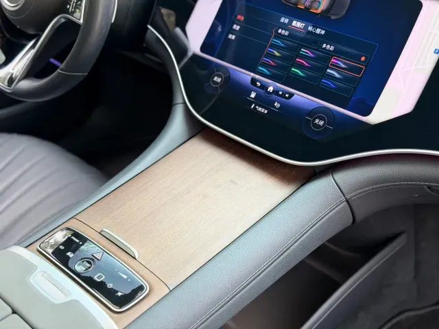 Mercedes-Benz EQS — Фото автомобиля 15