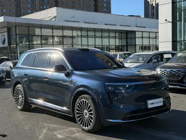 Aito M8 — Фото автомобиля 3