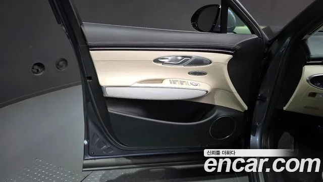 Genesis GV70 — Фото автомобиля 13