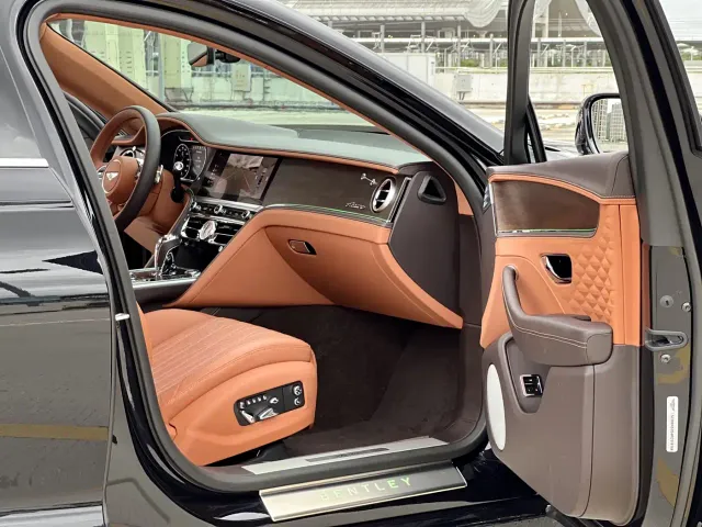 Bentley Flying Spur — Фото автомобиля 7