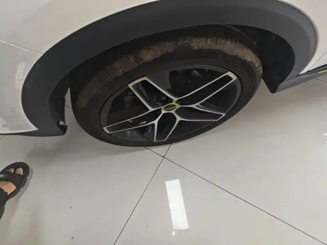 Roewe RX5 — Фото автомобиля 22