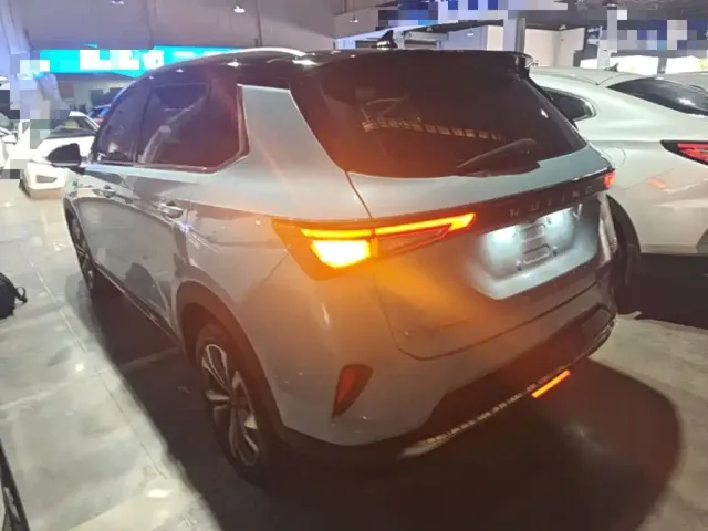 Wuling Asta — Фото автомобиля 4