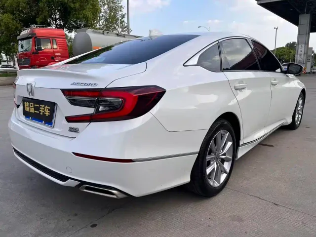 Honda Accord — Фото автомобиля 5