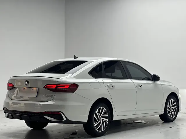 Volkswagen Lavida — Фото автомобиля 7
