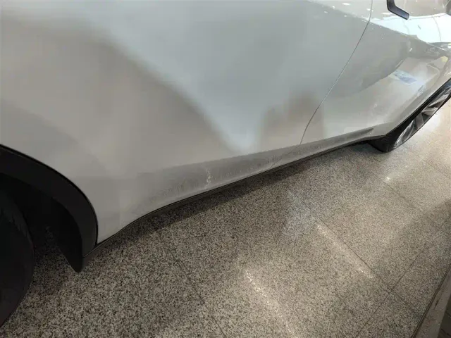 Tesla Model Y — Фото автомобиля 18