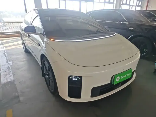 Li Auto Li Auto i6 2025 2WD Base Model — Фото автомобиля 3