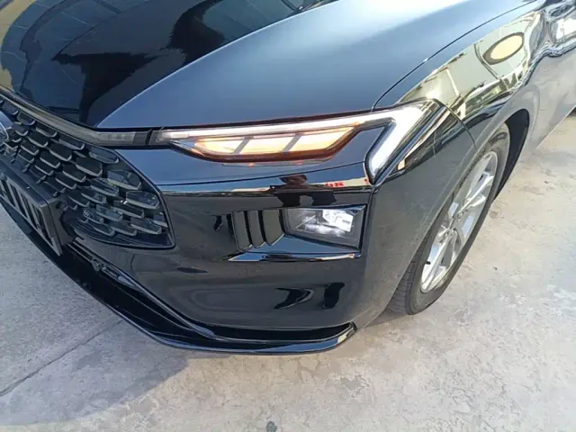 Ford Mondeo — Фото автомобиля 23