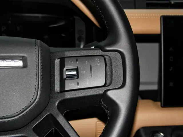 Land Rover Defender — Фото автомобиля 28