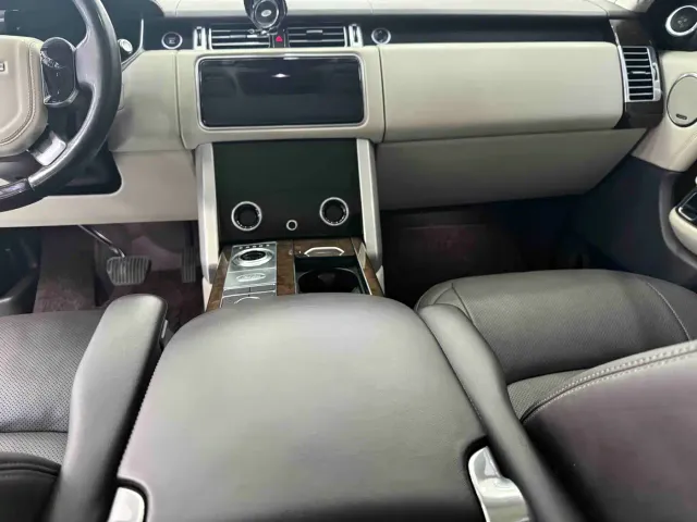 Land Rover Range Rover 2021 3.0 L6 Heritage Extended Classic Edition — Фото автомобиля 6