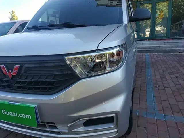 Wuling Hongguang V — Фото автомобиля 23