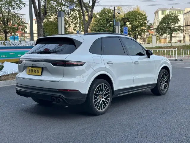 Porsche Cayenne — Фото автомобиля 18
