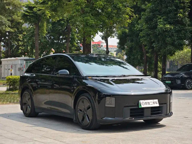 Li Auto i6 — Фото автомобиля 3