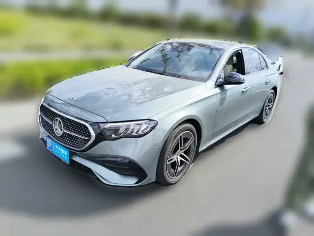 Фотография автомобиля — Mercedes-Benz E-Class
