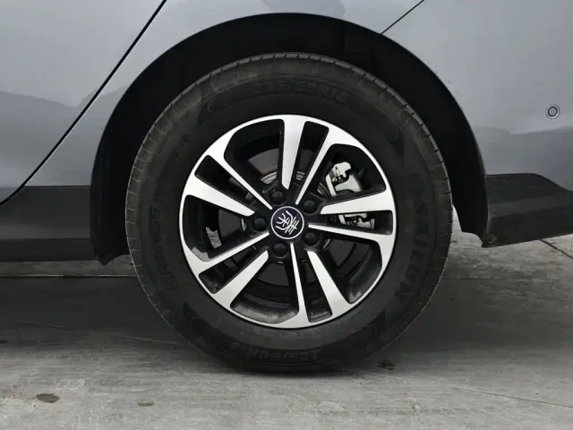 BYD Qin PLUS — Фото автомобиля 8