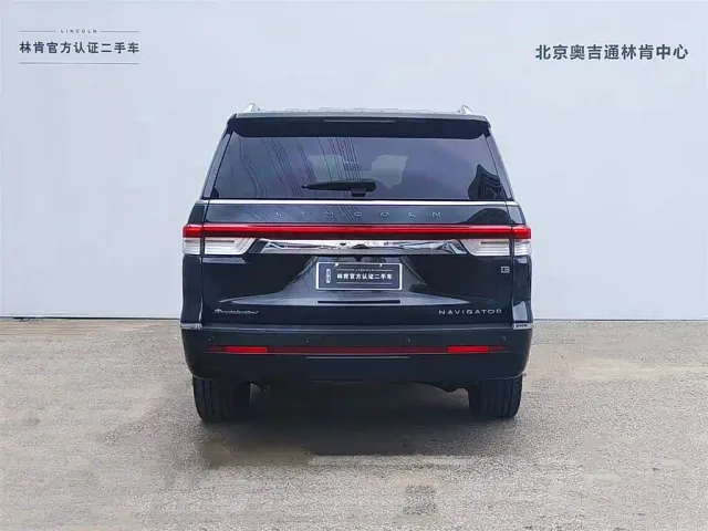 Lincoln Navigator — Фото автомобиля 6