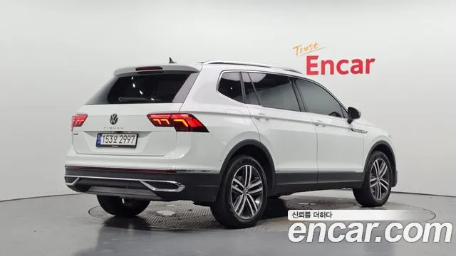 Volkswagen Tiguan — Фото автомобиля 2