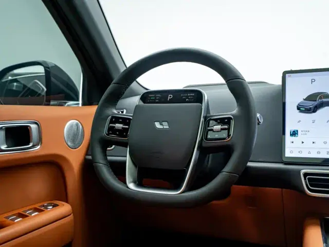 Li Auto L7 — Фото автомобиля 15